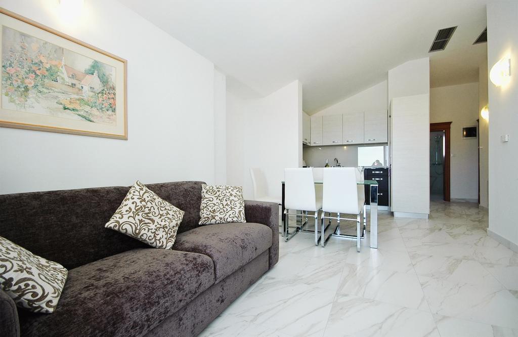 Apartments Victoria Privlaka بريفلاكا الغرفة الصورة