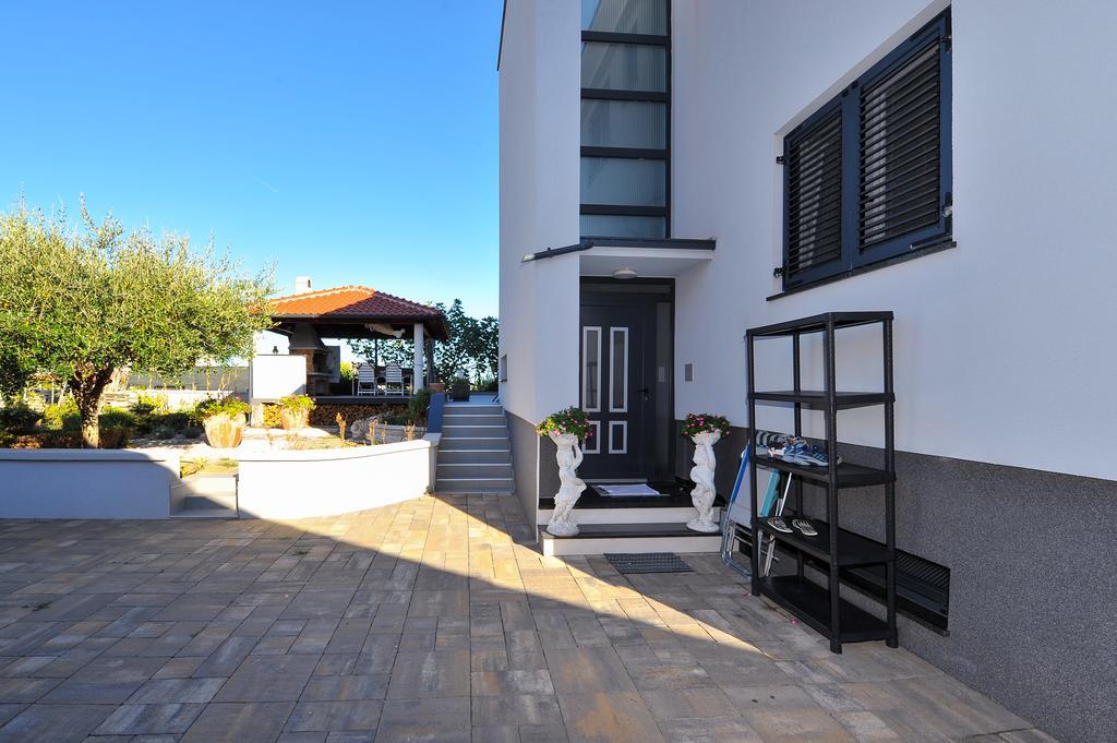 Apartments Victoria Privlaka بريفلاكا المظهر الخارجي الصورة