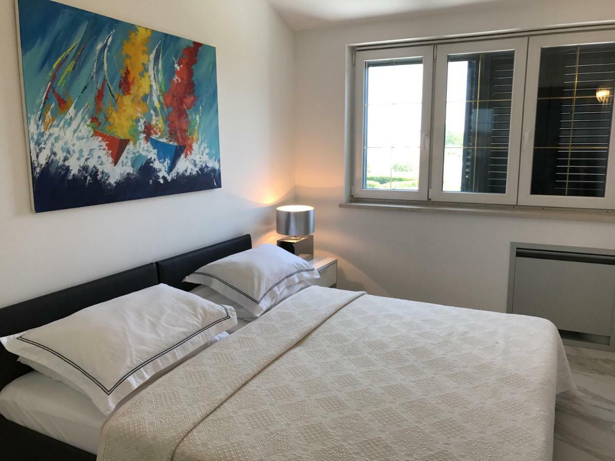 Apartments Victoria Privlaka بريفلاكا المظهر الخارجي الصورة