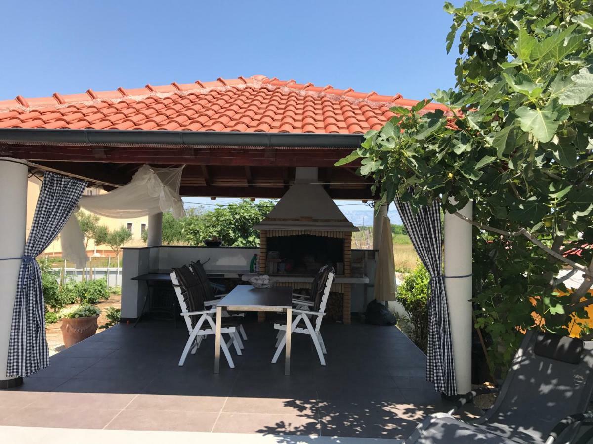Apartments Victoria Privlaka بريفلاكا المظهر الخارجي الصورة